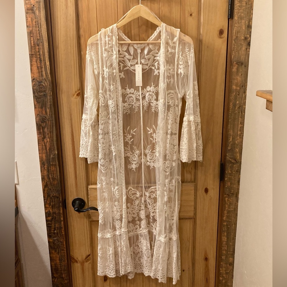 NWT Boho Chic Adiva Lace Bell Sleeve Kimono